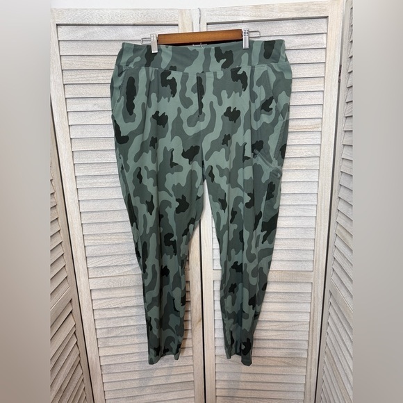 Mountain Hardwear Pants - Mountain Hardwear Camo Dynama/2 Anke Pant Size XL